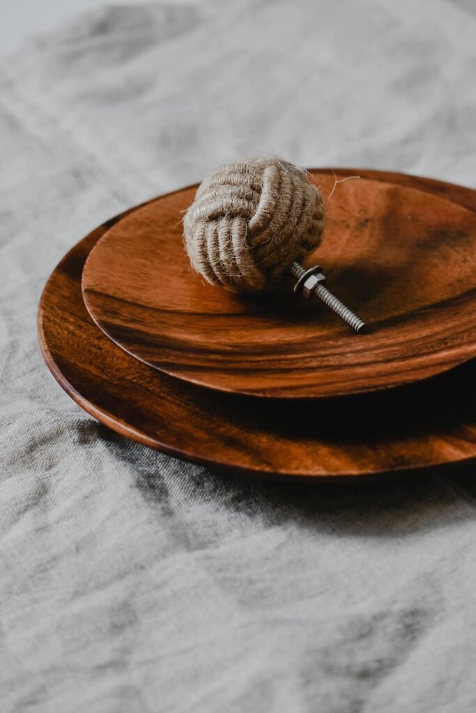 jute material ontop of polished wood